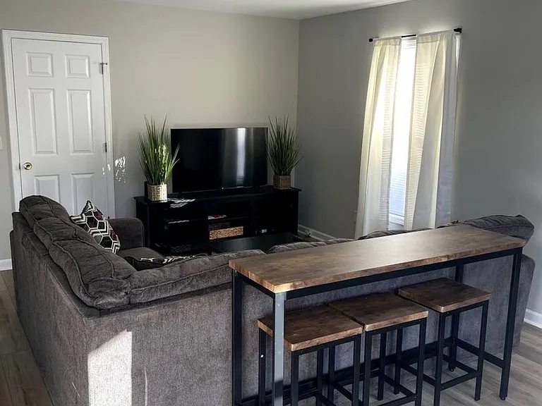 227 Stephens Rd — Photo 3