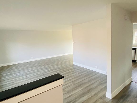 5th image of 2715 Knollwood Pl