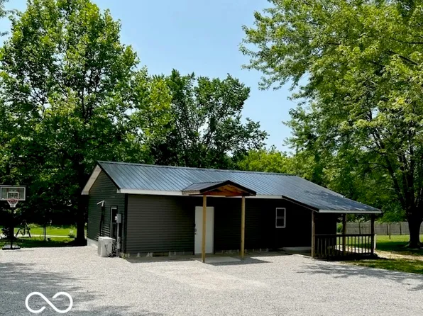 127 Bailey Ln, Morgantown, IN 46160