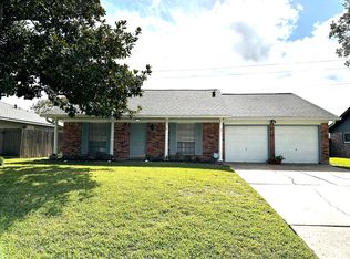 2311 Kingsway Dr, League City, TX 77573