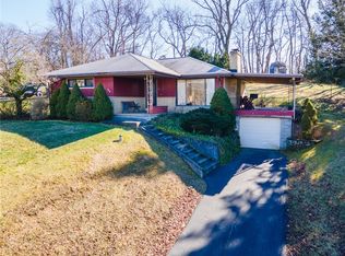 724 Morningstar Dr, Ellwood City, PA 16117