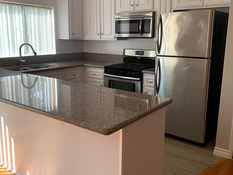 2nd image of 703 E Chestnut St APT 1