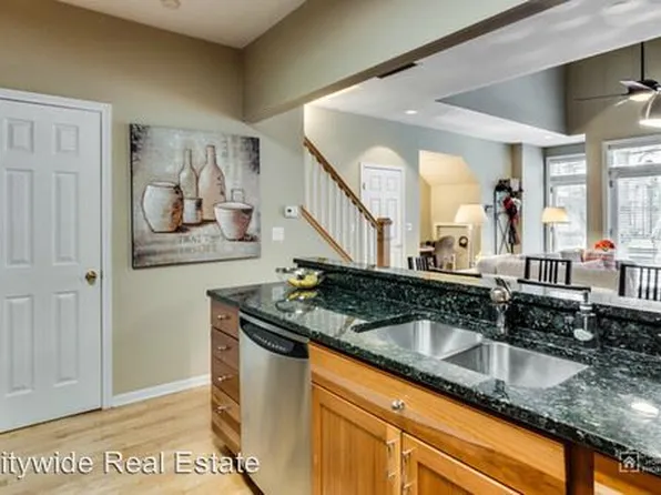 2040 N Sedgwick St #C-74, Chicago, IL 60614