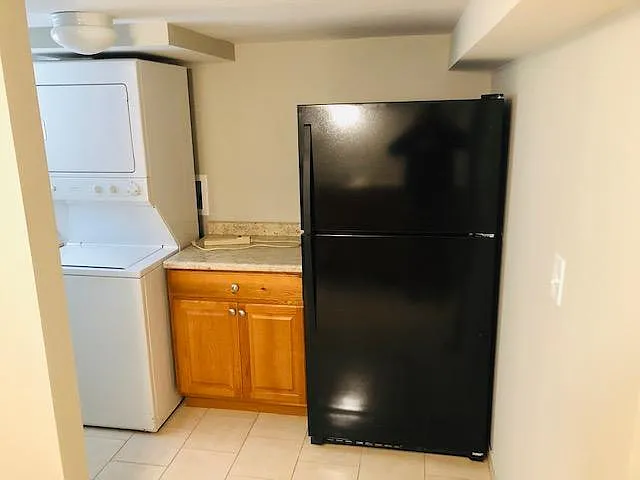 5242 W Hutchinson St — Photo 4
