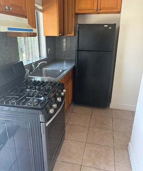 645 N New Hampshire Ave #1 — Photo 1