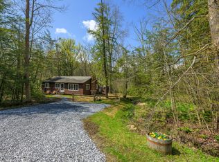 18 Beachwood Dr, Stockbridge, MA 01262