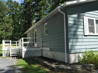 3235 Heights Dr, East Stroudsburg, PA