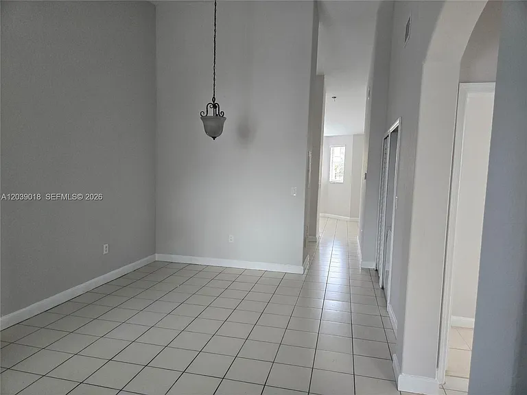 2460 SE 16th Ter #200 — Photo 2