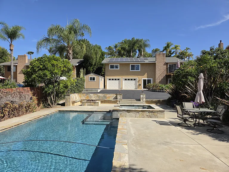 1037 Alta Vista Dr — Photo 6