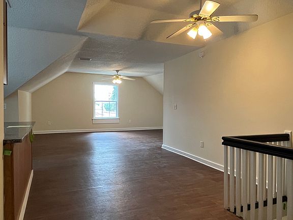 4th image of 138 King St APT C