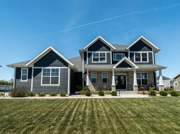 7852 W Preserve PARKWAY, Mequon, WI 53097