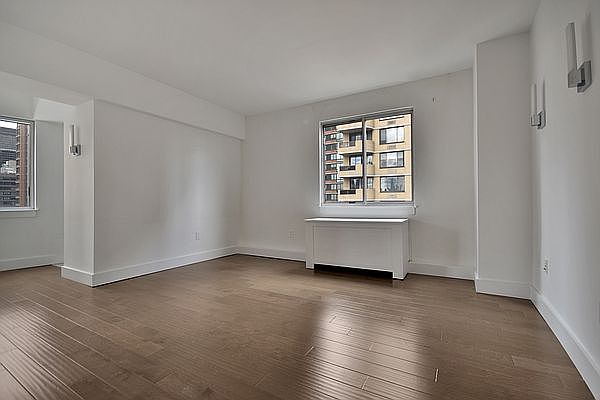 1st image of 308 E 30th St #21D