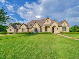 215 Buffalo Creek Dr, Longview, TX 75605