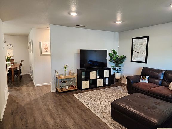 3rd image of 8129 Molokai Way