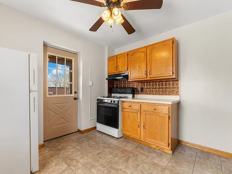 439 Union Ave #2 — Photo 8