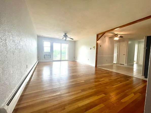 15 Main St APT 15, North Reading, MA 01864