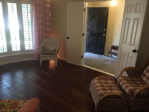 4th image of 3512 Huntington Dr