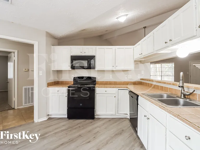 13323 Oak Ledge Dr — Photo 6
