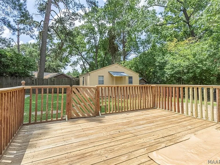 3318 Habersham Rd — Photo 14