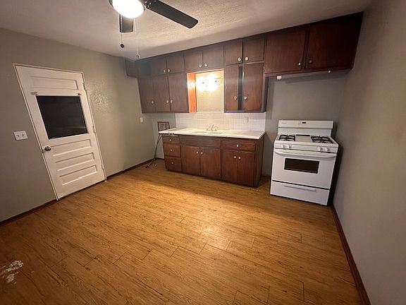 2nd image of 4405 Andrews Ave