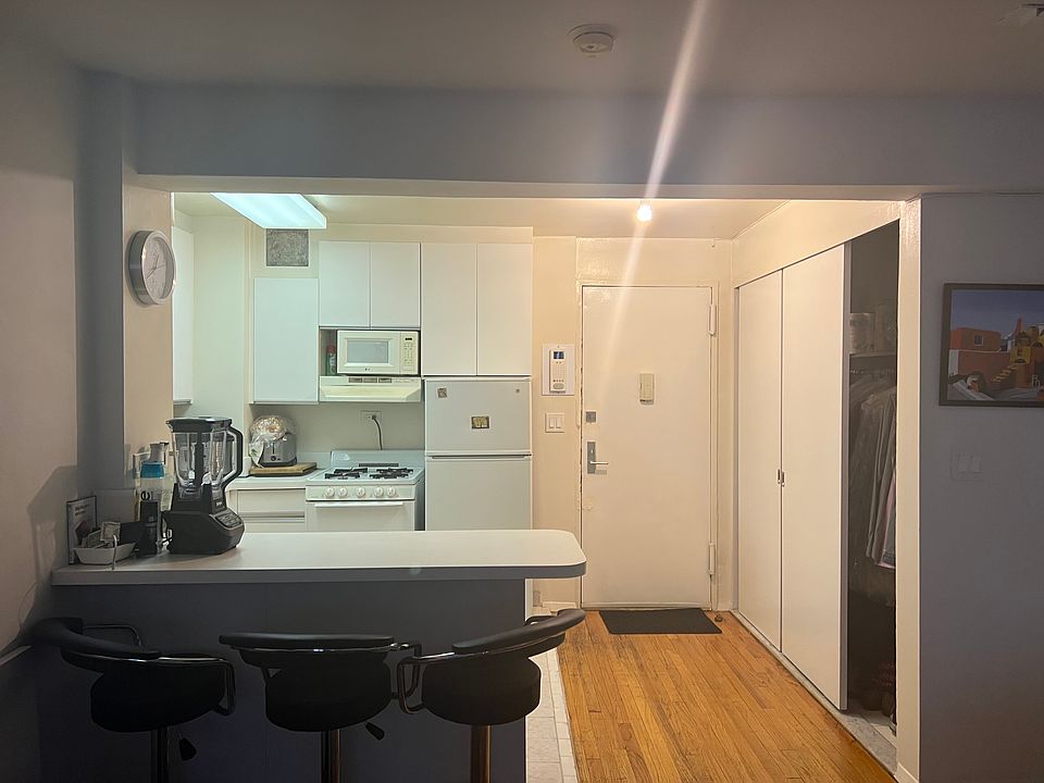 1st image of 200 E 28th St APT 3E