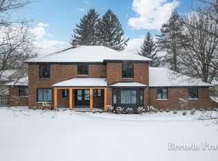 305 Arlington Dr SE, East Grand Rapids, MI 49506