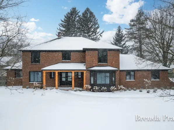 305 Arlington Dr SE, East Grand Rapids, MI 49506