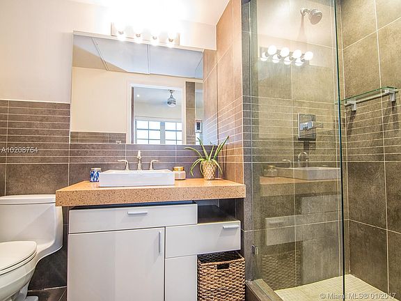 5th image of 435 21st St #322