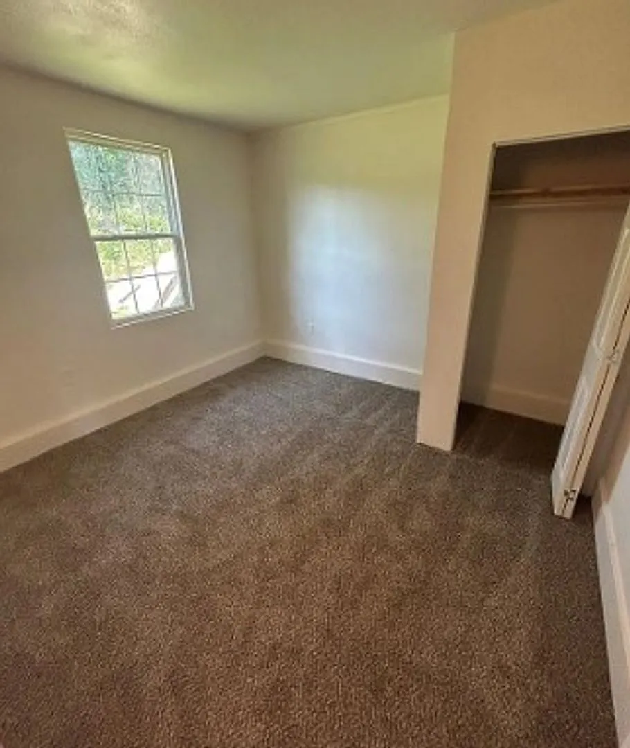 For Rent — Photo 4