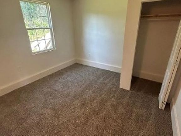 4th image of 40 Saint Gregory Dr
