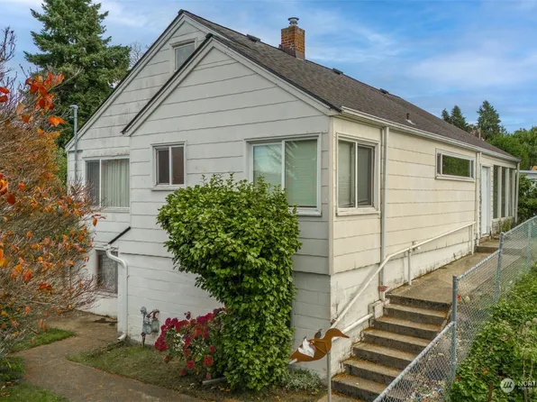 10246 11th Avenue SW, Seattle, WA 98146