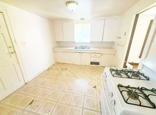 7610 Dearborn, Cleveland, OH 44102