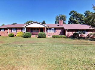 5718 Meadowbrook Dr, Trinity, NC 27370