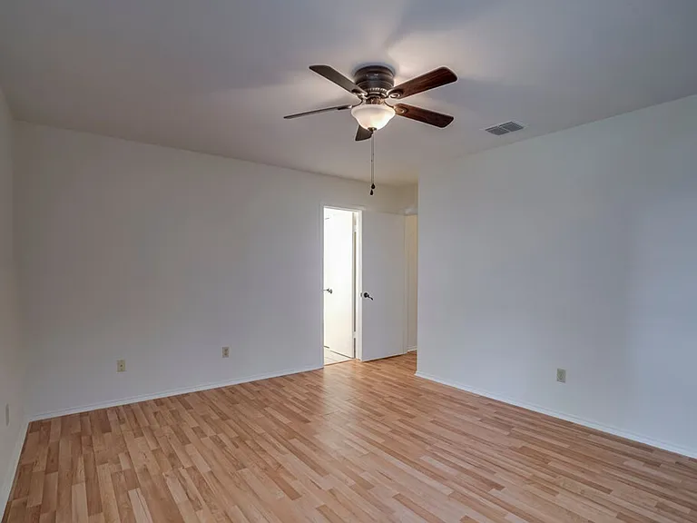 7004 Dallas Dr — Photo 11