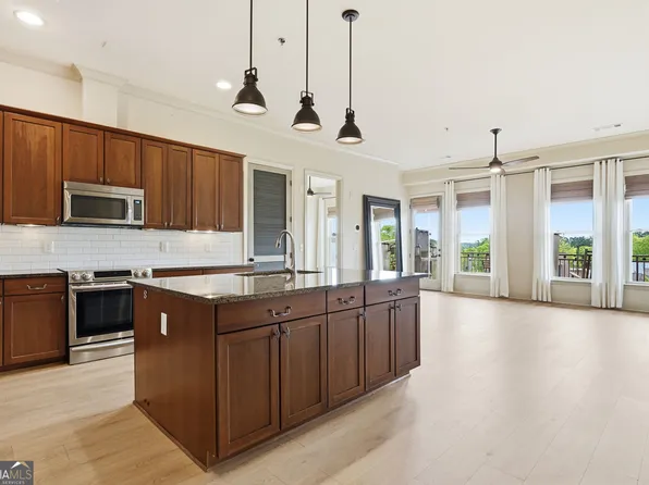 360 Chambers St Unit 210, Woodstock, GA 30188