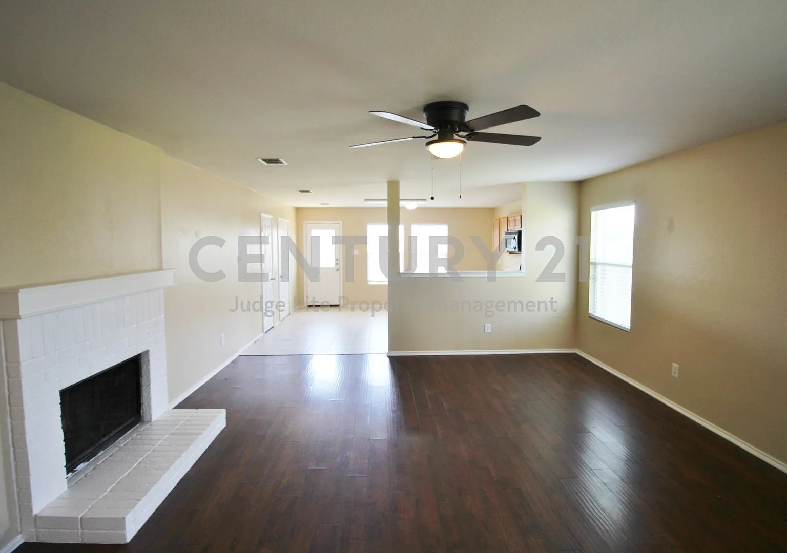 Well-Maintained 3/2/2 Home in Royce City For Rent! — Photo 4