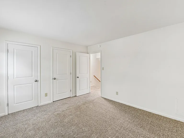 Carriage House — Photo 11