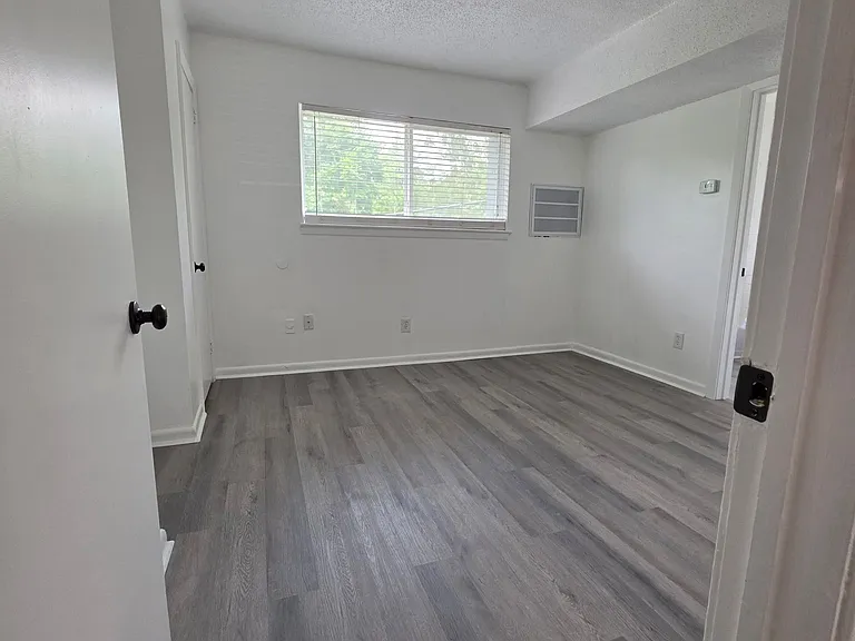 7780 4th Ave S #J — Photo 7