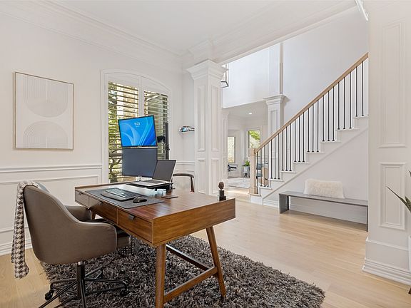 4th image of 4035 Wembley Ter