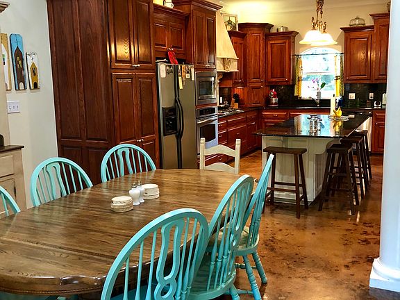 Kitchen and Breakfast Area 