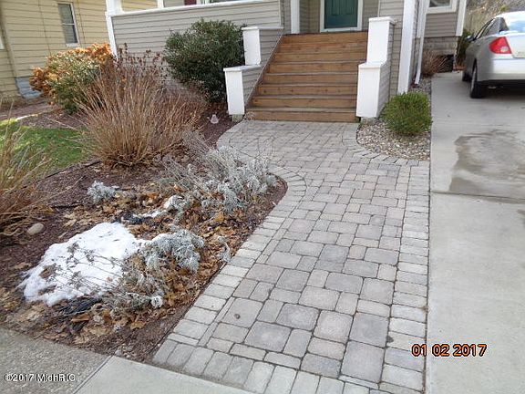 4th image of 916 Lewis Ave