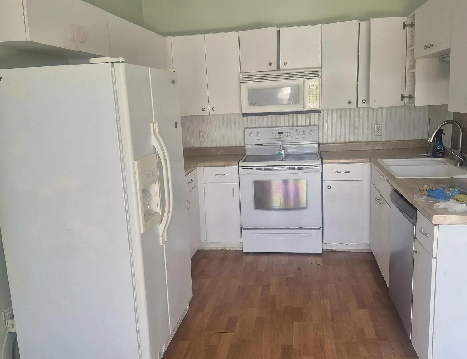 3 bed, 2.0 bath, 1176 sqft, $2,200 — Photo 3
