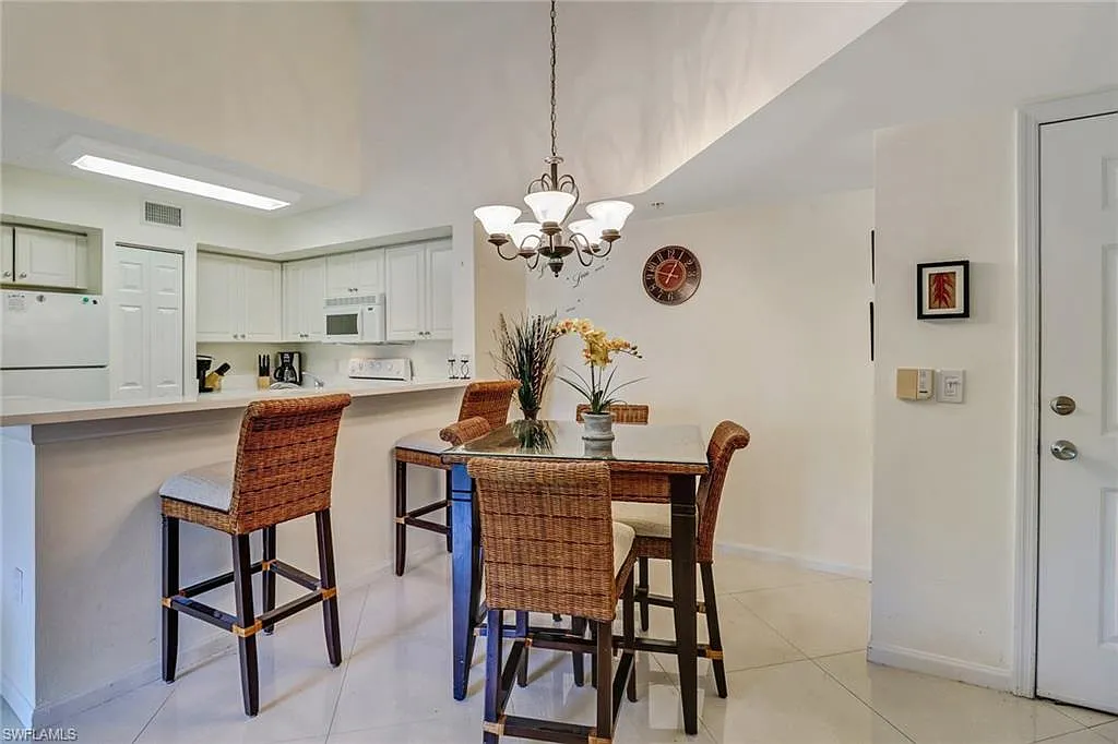 2 bed, 2.0 bath, 1042 sqft, $2,900 — Photo 4