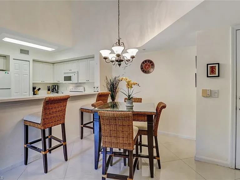 1190 Wildwood Lakes Blvd #306 — Photo 4