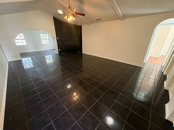 5th image of 2121 Bowie Dr