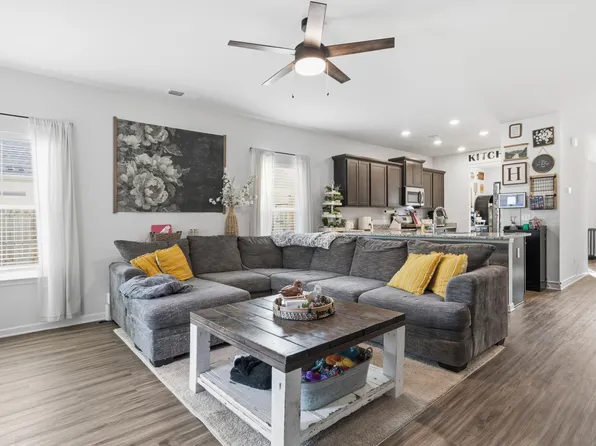 3283 Ponderosa Pkwy, Mount Olive, AL 35117