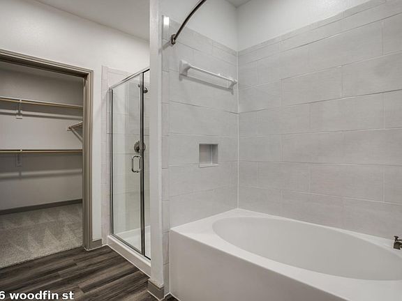 5th image of 4026 Woodfin St #412