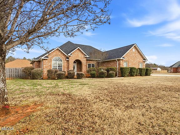 2nd image of 1022 Thistlewood Dr