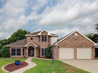 1706 Meadowbrook Ct, Decatur, TX 76234