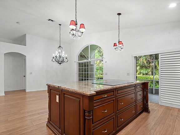 5th image of 9628 Honeybell Circle